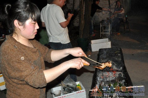 三山島燒烤 野外生存訓練 燒烤 戶外拓展培訓 核舟公司