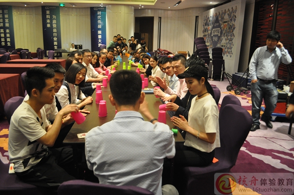 特別報導：全國200位頂尖服裝大咖演繹杯子舞體驗課！